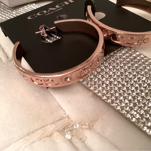 NWT Coach Rose 🌹 Gold Hoop Earrings - Picture 2 of 7